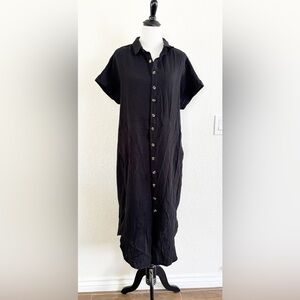 Oversized Chic Black Button-Down Midi Dress